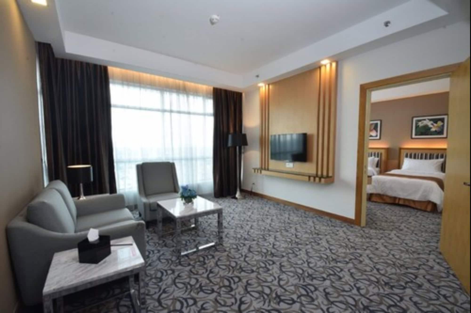 Tenera Hotel Bangi Kültér fotó Suite