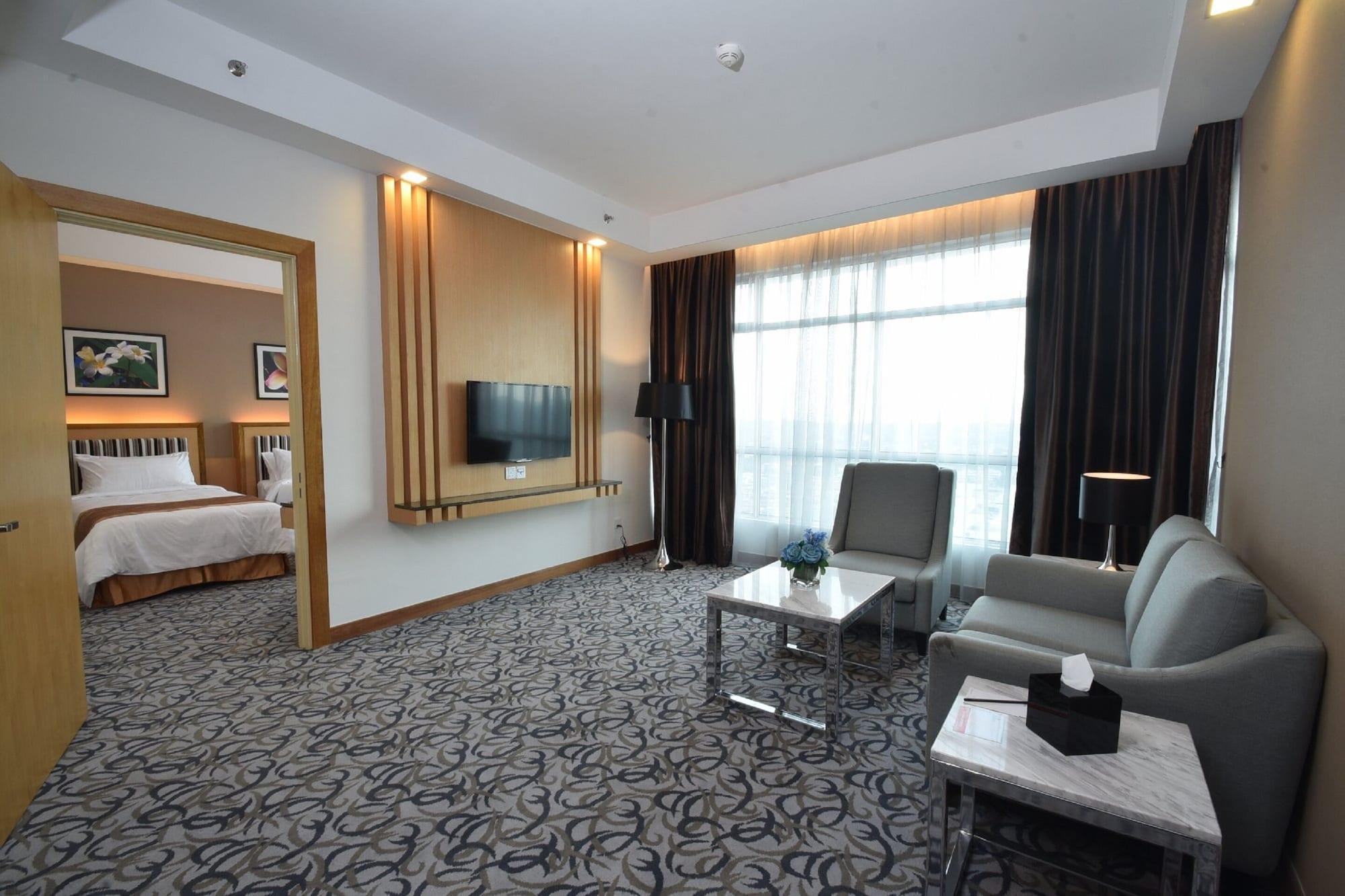 Tenera Hotel Bangi Kültér fotó Suite room