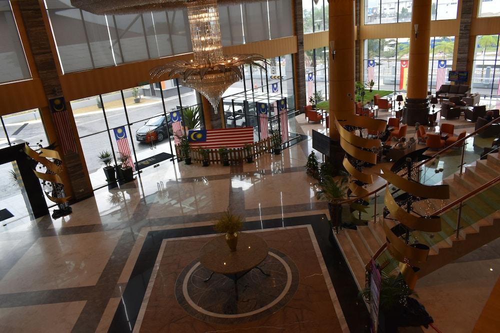 Tenera Hotel Bangi Kültér fotó Lobby