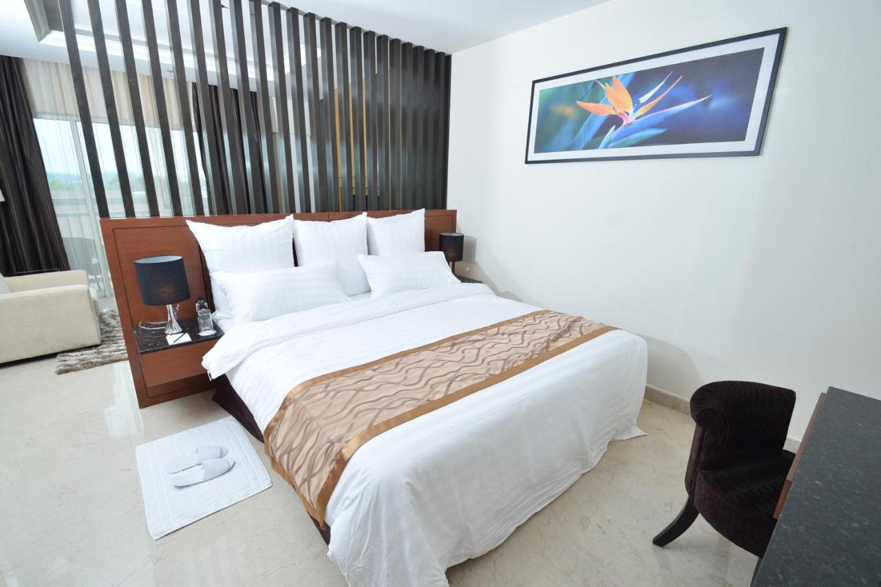 Tenera Hotel Bangi Kültér fotó A bedroom at the hotel